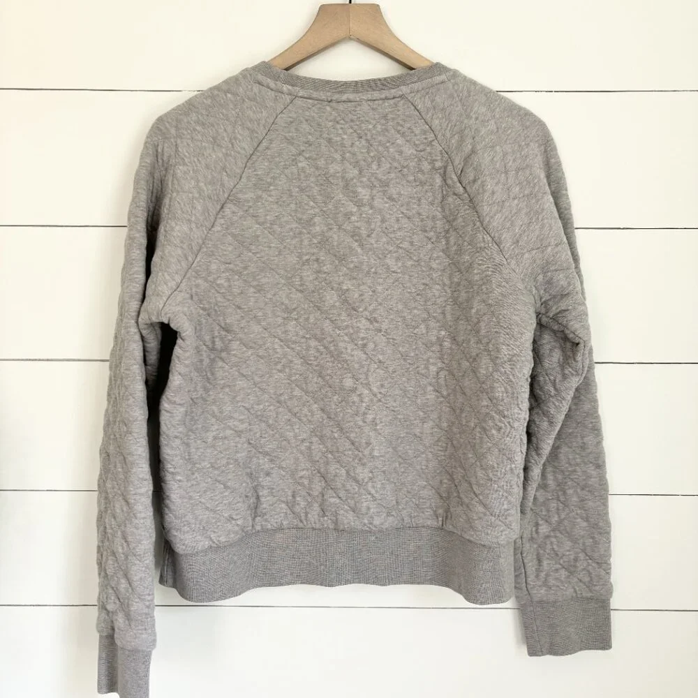 Patagonia grey quilted crew neck sweatshirt top Size Medium - Picture 3 of 3